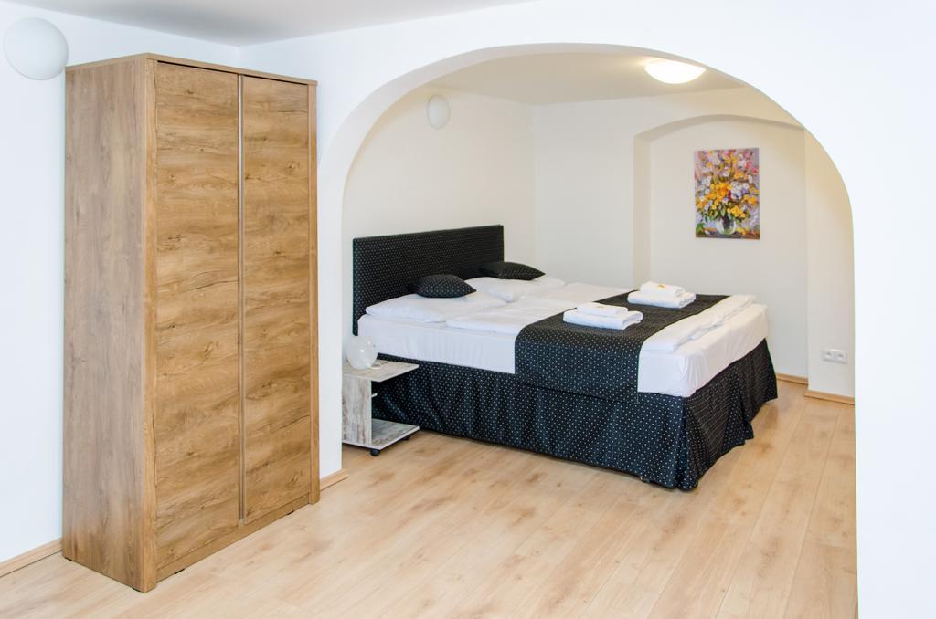 Apartamento U Zeleného jalovce Praga Habitación foto